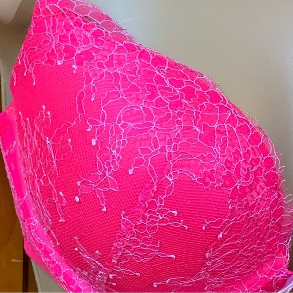 Victoria’s Secret Very Sexy Pink Push-up Bra 32DDD - Picture 3 of 9